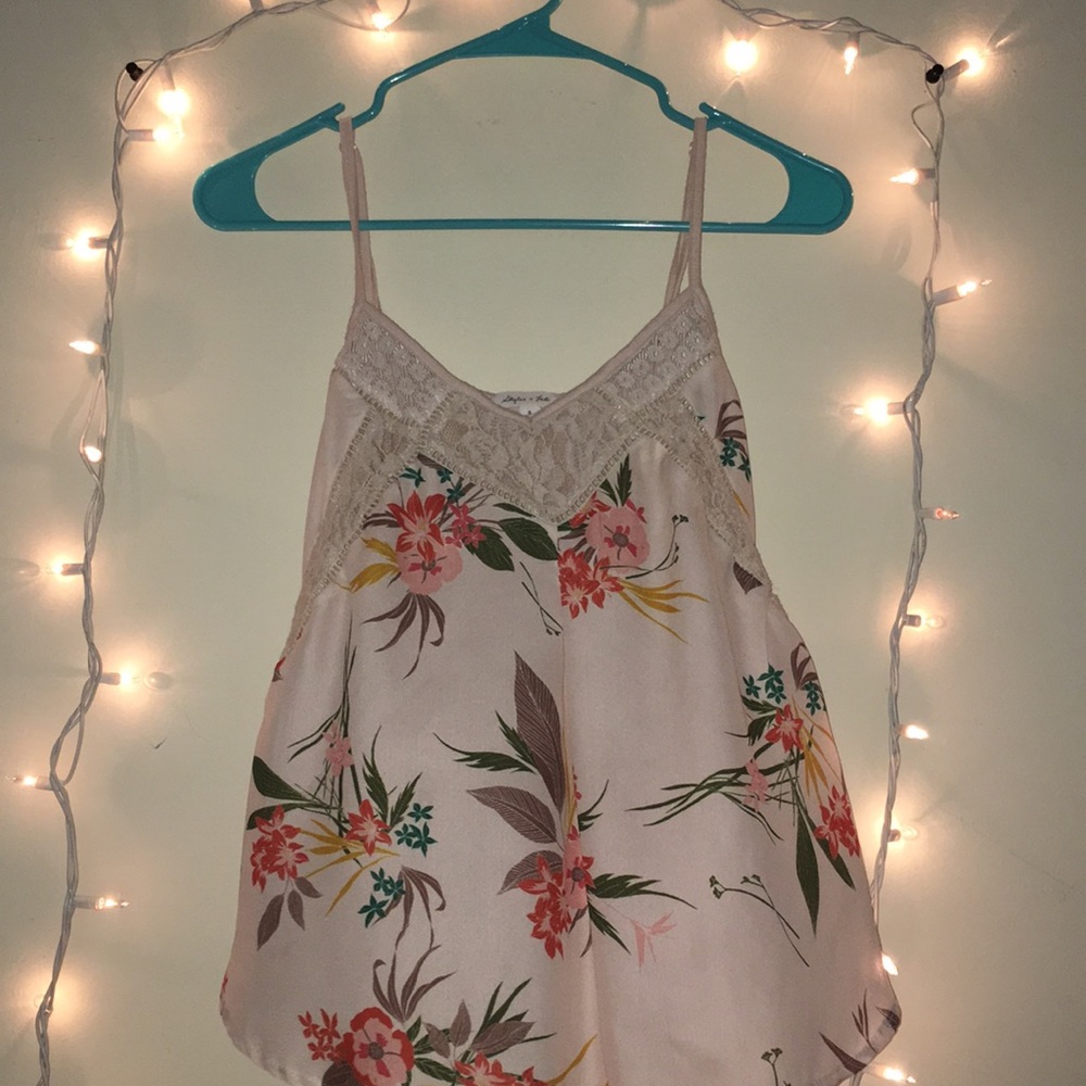 ‼️Floral lace top